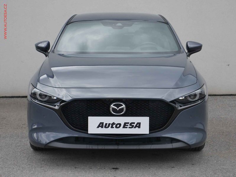 Mazda 3 (2020) 2.0i, 1.maj,ČR, AT, navi - fotka 2 z 21