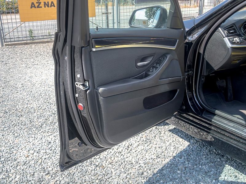 BMW Řada 5 (2013) 2.0D 135KW mat – NOVÉ V ČR - fotka 10 z 44