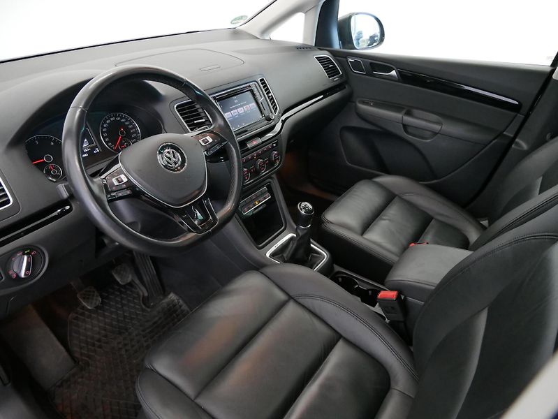 Volkswagen Sharan - fotka 12 z 24