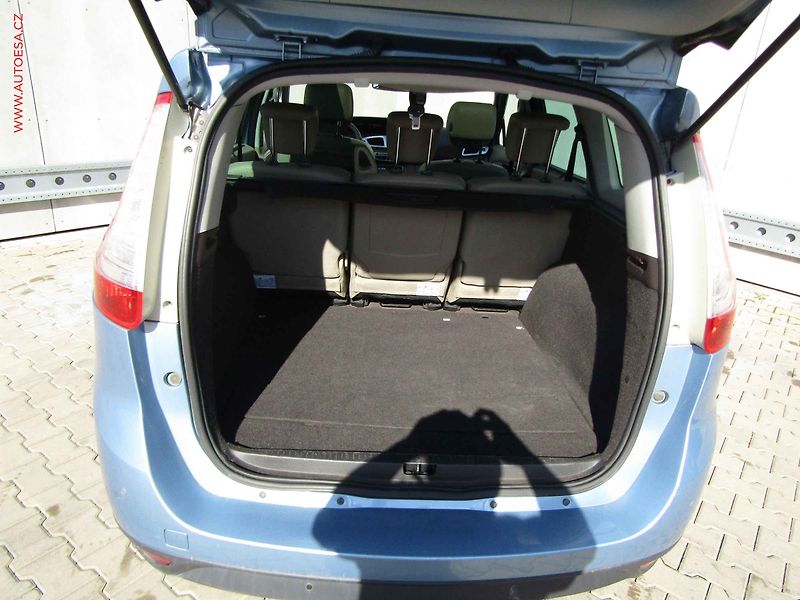 Renault Grand Scénic (2009) 1.9 dCi, 1.maj, Panor, tempo - fotka 7 z 19