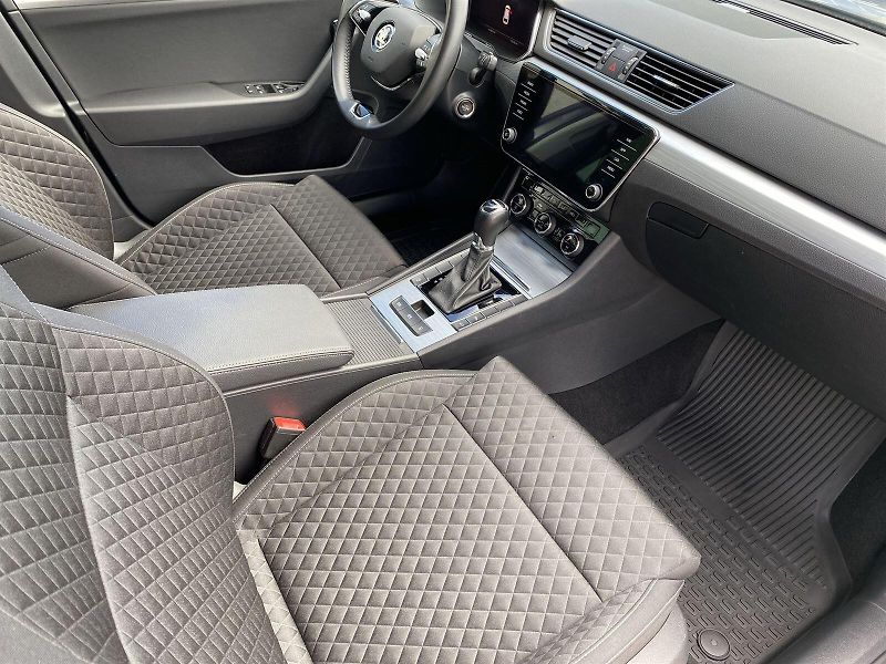 Škoda Superb (2022) Combi 2.0 TDI DSG Ambition - fotka 8 z 32