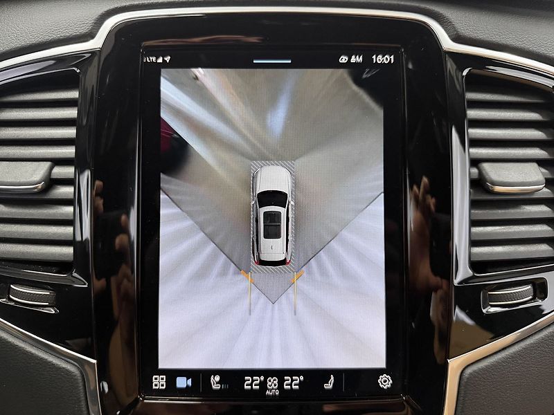 Volvo XC90 B6 AWD ULTIMATE BRIGHT, WEBAST - fotka 13 z 35