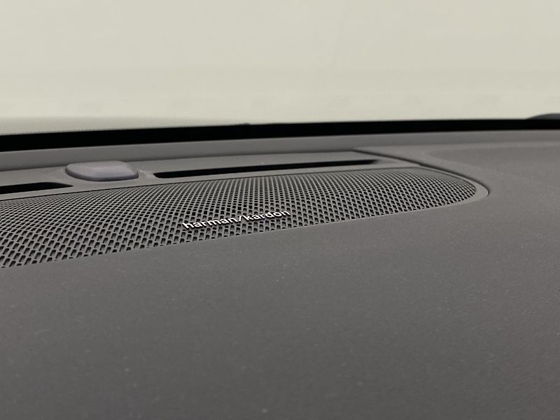 Volvo XC40 B4 AWD DARK PLUS AUT CZ - fotka 29 z 58