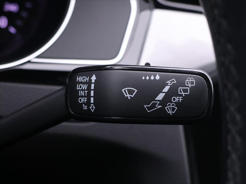 Volkswagen Passat 2,0 TDI 110kW DSG 1.Maj. DPH - fotka 22 z 39