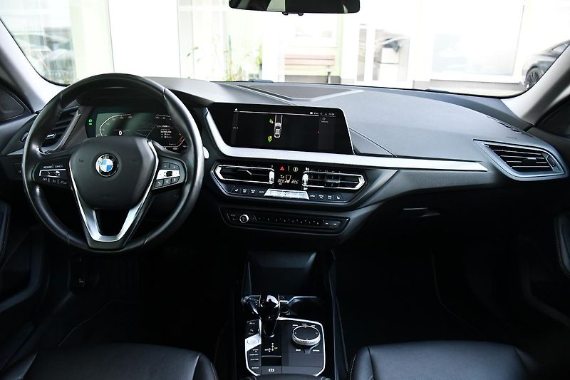 BMW Řada 2 218d TAŽNÉ HUD ČR 1M - fotka 5 z 41