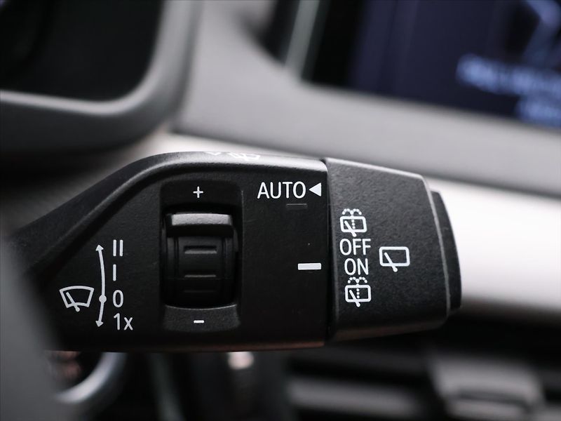 BMW X5 3,0 30d 190 kW CZ DPH xDrive - fotka 22 z 41