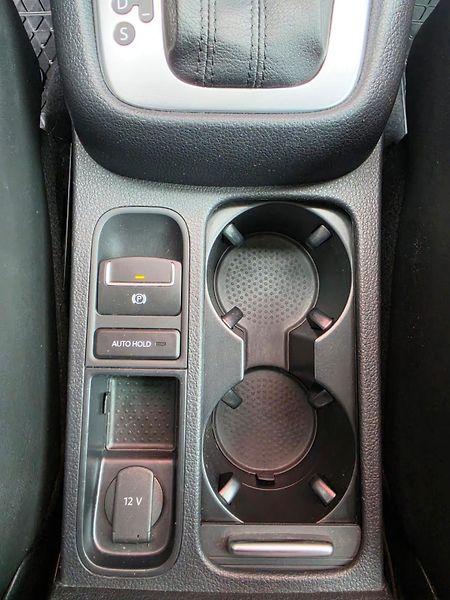 Volkswagen Sharan 2.0TDI DSG 4x4 7-M Webasto TZ - fotka 18 z 33