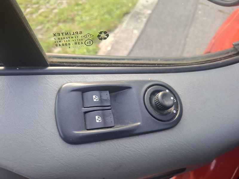 Renault Trafic (2006) Generation 2,5 dci,1 maj. CZ - fotka 13 z 14