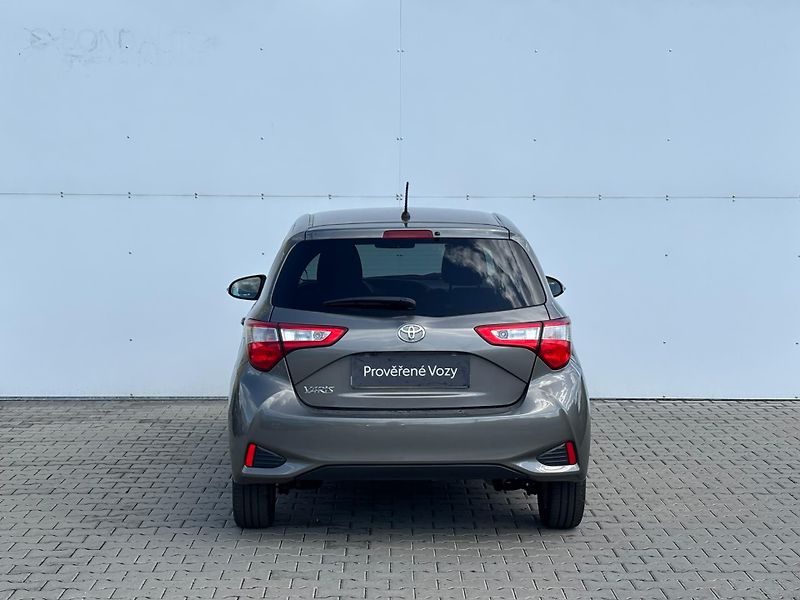 Toyota Yaris 1.5 VVT-i Active Trend - fotka 9 z 27