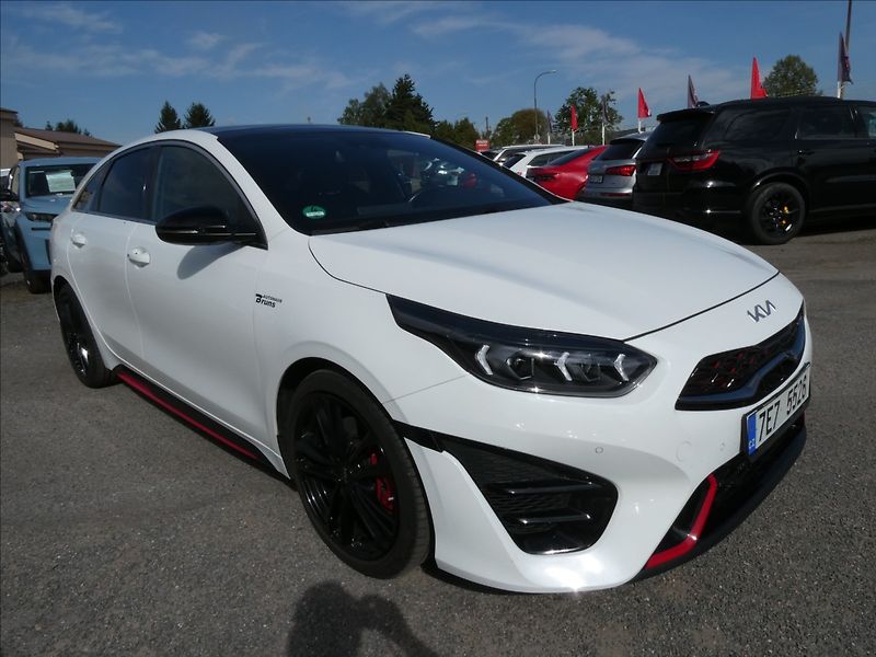 Kia ProCeed 1,6 T-GDI 150kW GT ZÁRUKA - fotka 1 z 50