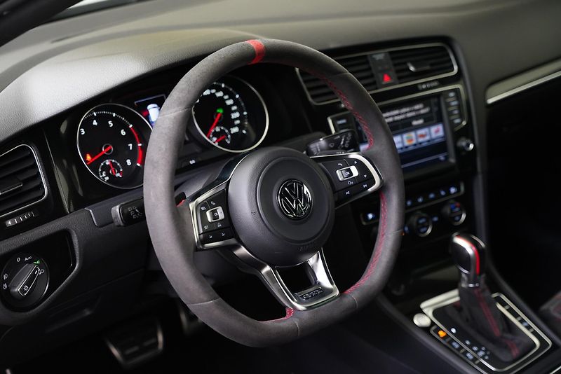 Volkswagen Golf - fotka 14 z 24