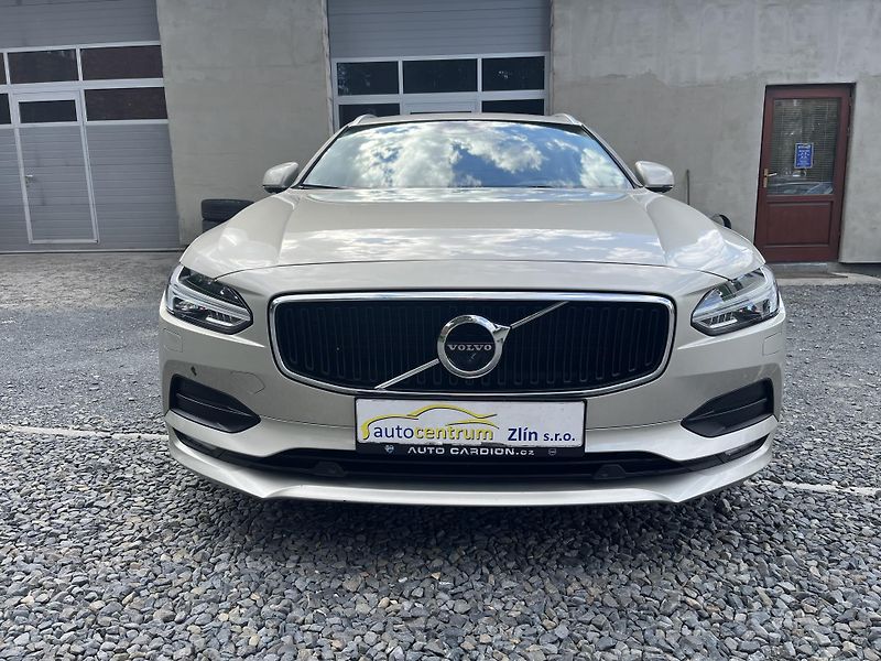 Volvo V90 (2019) 2,0 D4 140 Kw 4X4 AUT - fotka 2 z 20