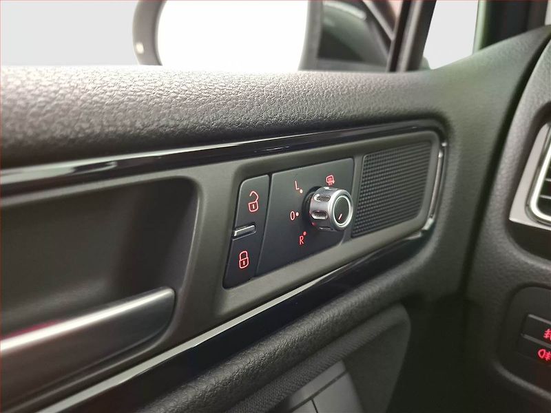 Volkswagen Touareg (2012) 3.0 TDI, 4X4, Automat - fotka 21 z 21