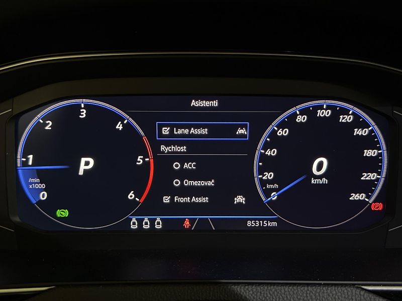 Volkswagen Passat Variant (2022) VW Passat B8 2.0 TDI DPH - fotka 8 z 15