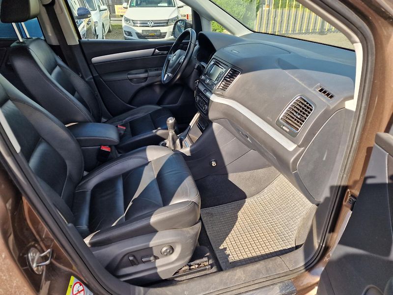 Volkswagen Sharan 2,0TDI 4x4 103KW HIGHLINE  - fotka 11 z 20