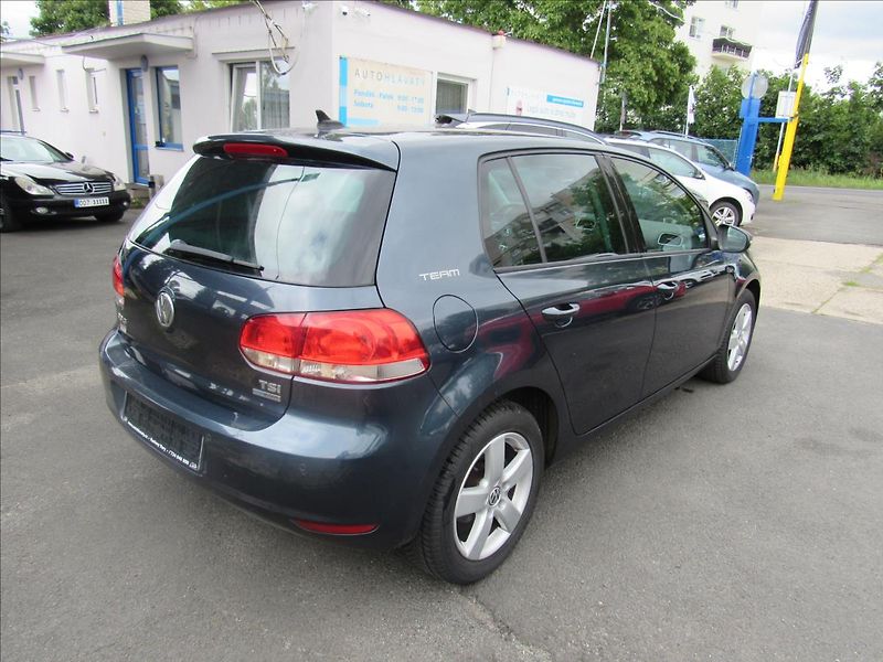 Volkswagen Golf 1,2 TSI 77kW BMT Team - fotka 6 z 28