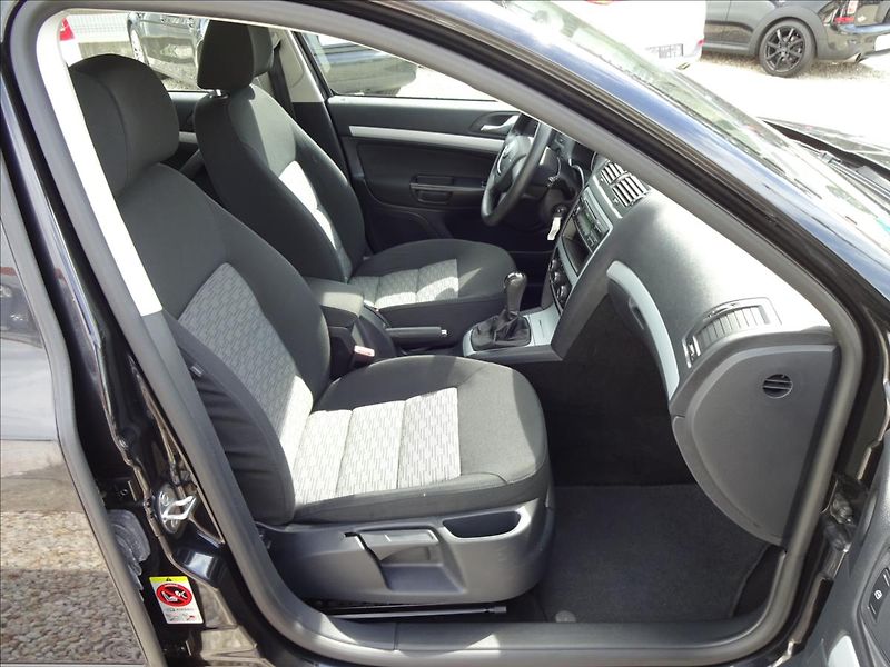 Škoda Octavia II 1,4 TSI 90kW GO MOTORU - fotka 29 z 50