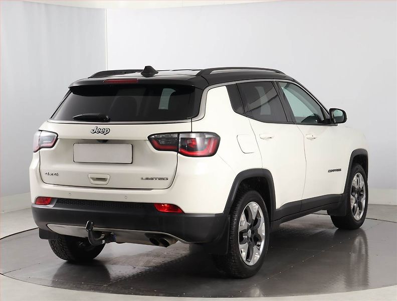 Jeep Compass (2019) 1.4 MultiAir, 4X4, Automat - fotka 5 z 25