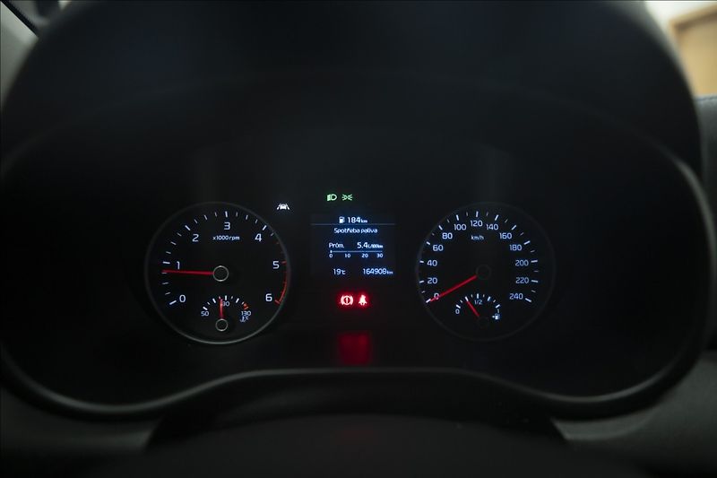 Kia Sportage 1,6 CRDi NAVI KAMERA VÝHŘEV ČR - fotka 42 z 49