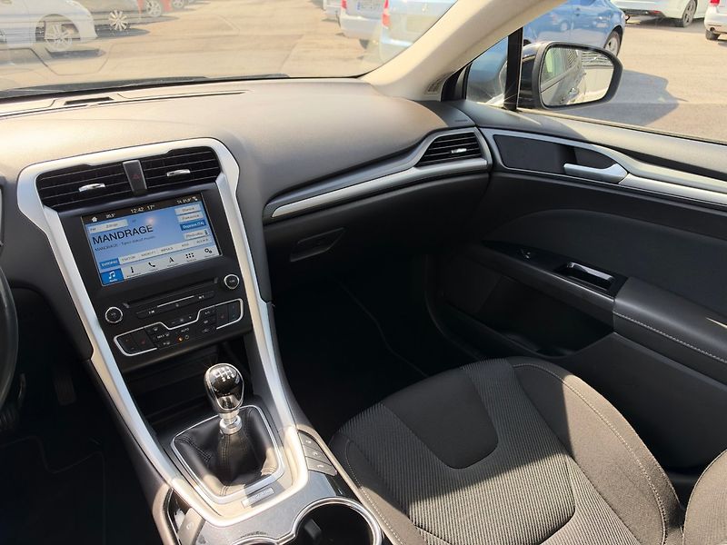 Ford Mondeo (2016) Bussines 2.0 TDCi 110kW - fotka 15 z 32