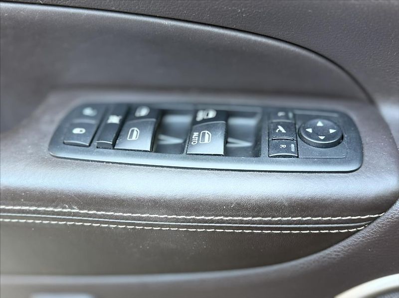 Jeep Grand Cherokee 3,0 CRD SUMMIT H&K awd záruka - fotka 33 z 42