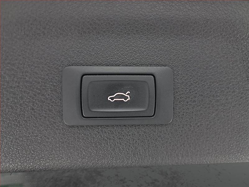 Audi Q3 (2016) 1.4 TFSI, Automat, Tempomat - fotka 16 z 20