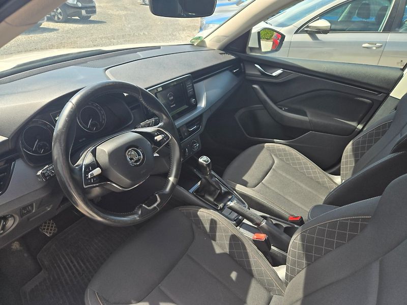 Škoda Kamiq (2023) 1.0 TSI - fotka 8 z 17