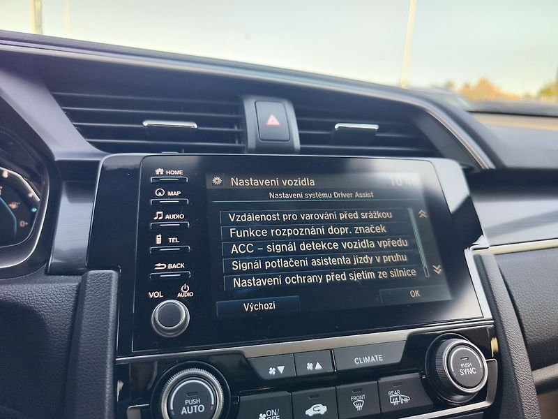 Honda Civic 1.0 i-VTec/93kW Elegance - fotka 17 z 30