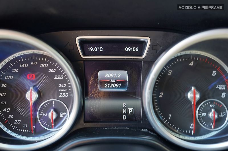 Mercedes-Benz GLE GLE350 4Matic AMG/TAŽNÉ/HARMAN - fotka 11 z 12