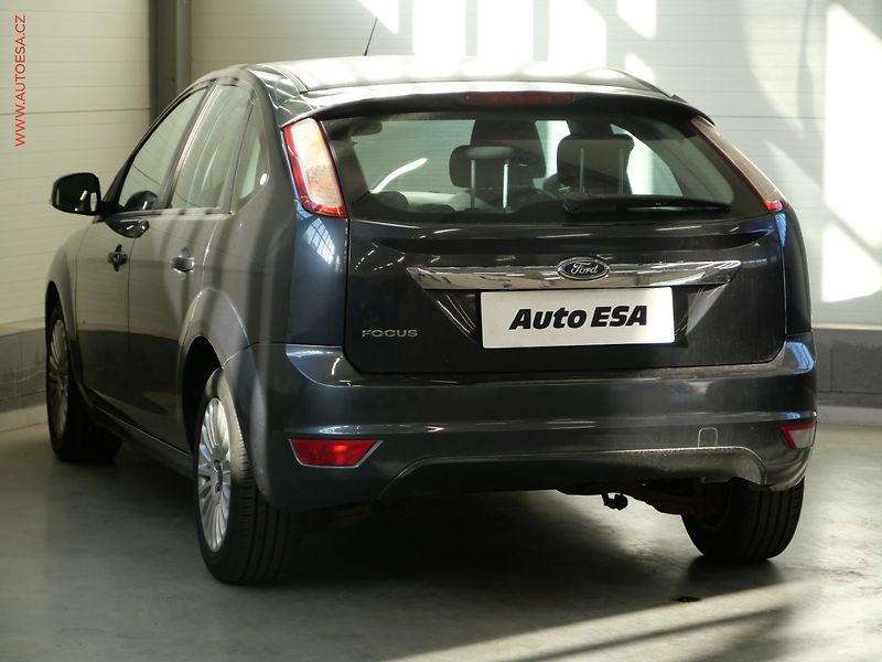 Ford Focus (2009) 2.0i, AC - fotka 6 z 18