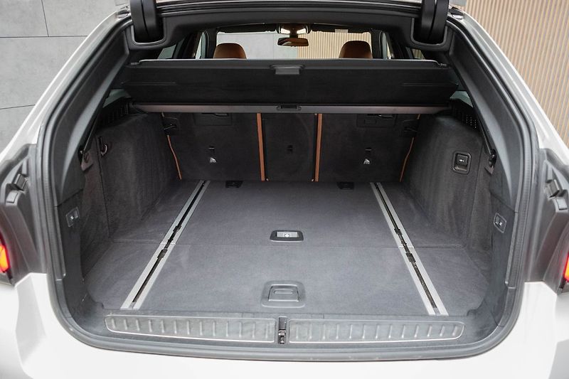 BMW Řada 5 530d xDrive ///MPAKET*ACC*DPH* - fotka 41 z 44