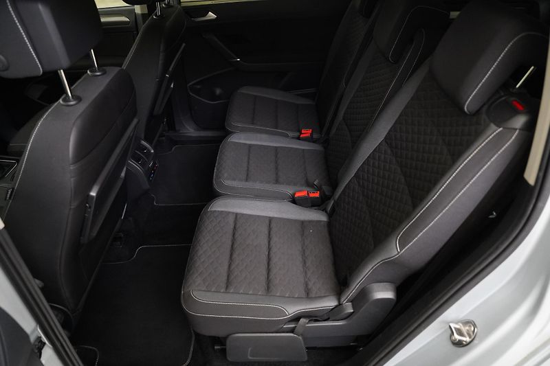 Volkswagen Touran - fotka 26 z 28