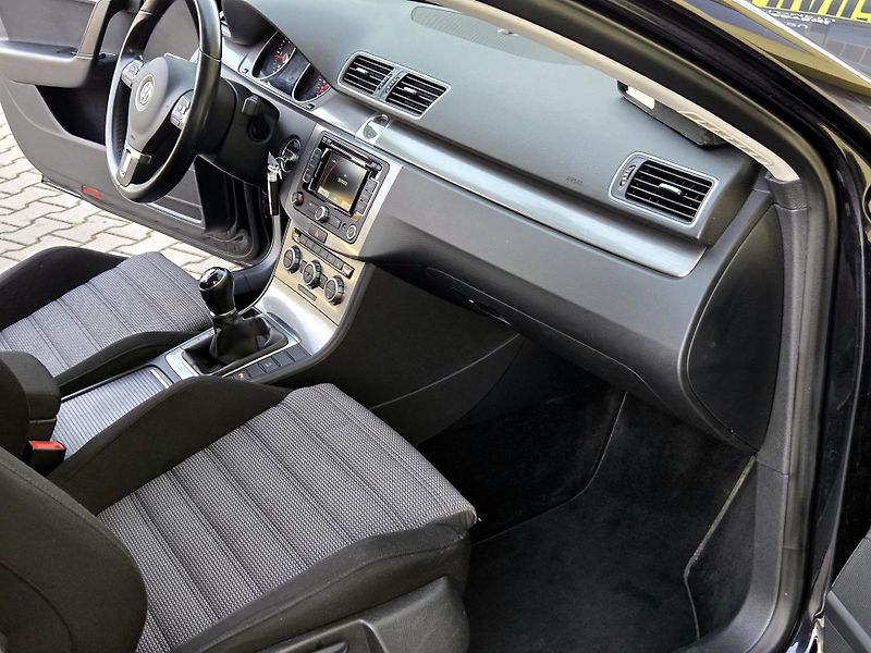 Volkswagen Passat TDi SERV.KNIHA - PERF.STAV     - fotka 27 z 46