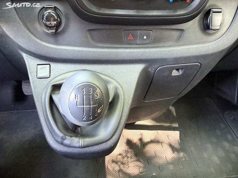 Renault Trafic (2019) 1.6dCi, 89kw 9 míst - fotka 18 z 19