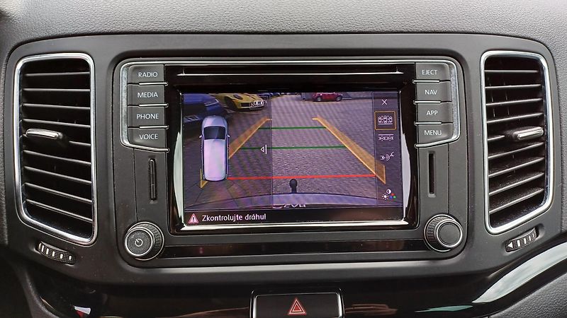 Volkswagen Sharan TDI 130kW 4Motion 7míst Tažný - fotka 15 z 17