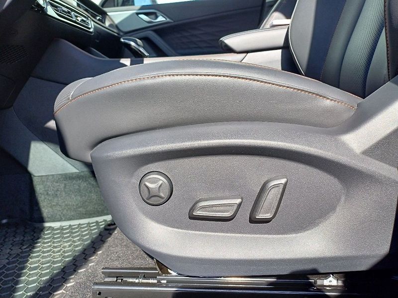 MG HS PHEV 1.5T EXCLUSIVE - fotka 12 z 23