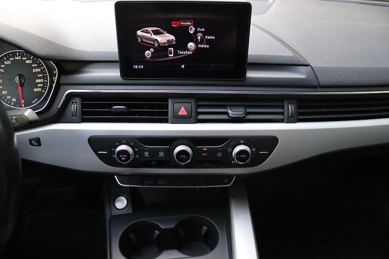 Audi A4 2.0TDI S-TRONIC SEDAN 110kW - fotka 27 z 50