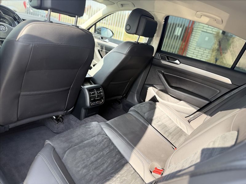 Volkswagen Passat 2,0 110kW R-LINE 93tKm ČR DPH - fotka 27 z 41