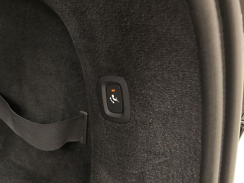Volvo V90 B4 MOMENTUM AUT  - fotka 31 z 45