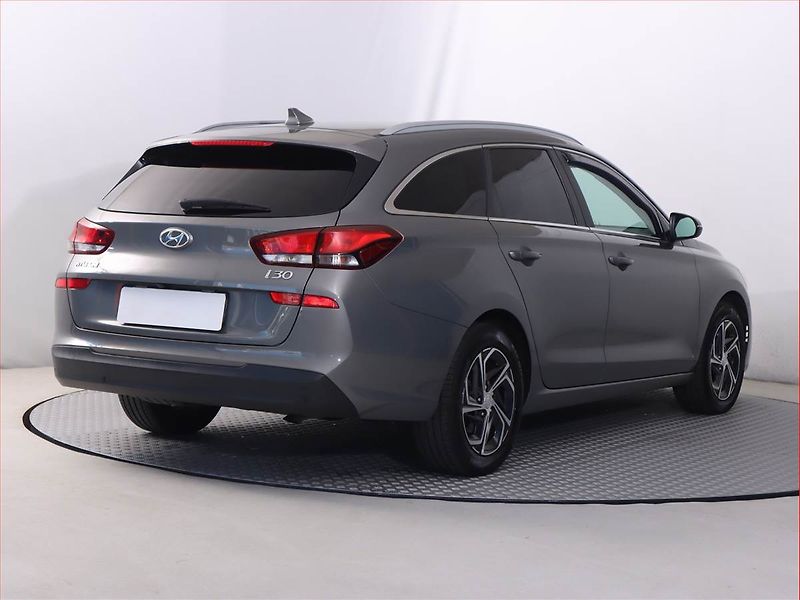 Hyundai i30 (2020) 1.6 CRDi, Automat, Serv.kniha - fotka 5 z 21