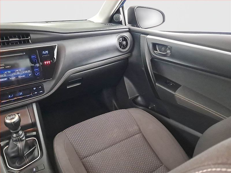 Toyota Corolla (2018) 1.6 Valvematic, Tempomat - fotka 8 z 20