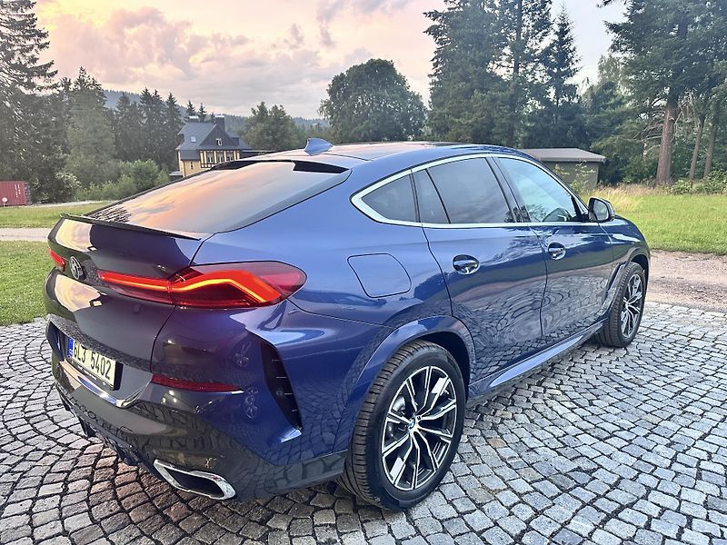 BMW X6 (2021) BMW X6 x Drive 30 d , M packet - fotka 3 z 21