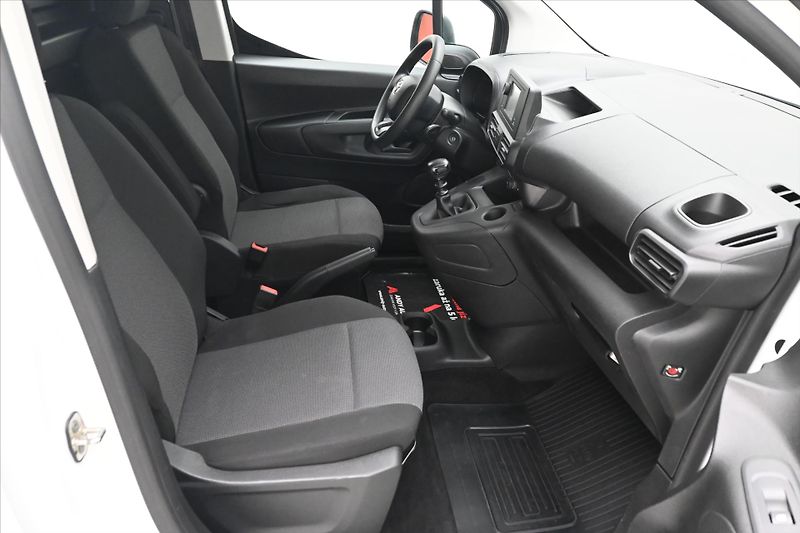 Toyota ProAce 1,5 D-4D 75kW ČR 1.majitel Zár - fotka 14 z 28