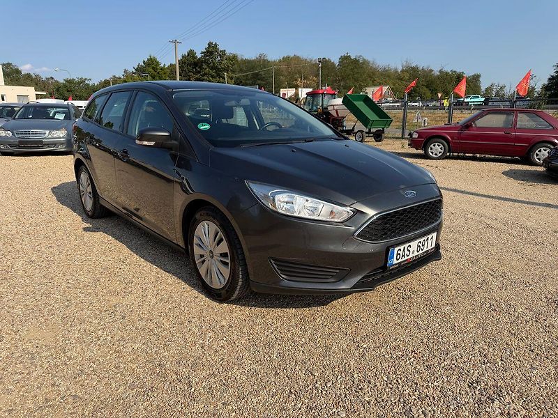 Ford Focus 1.0 EcoBoost *74kw* - fotka 10 z 27