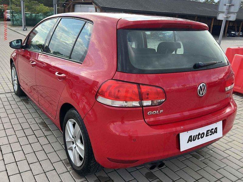 Volkswagen Golf (2010) 1.4 TSi, AC, park.čidla - fotka 6 z 17