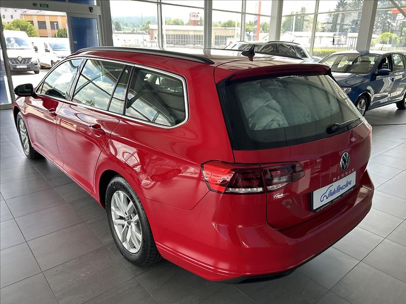 Volkswagen Passat 2,0   TDI 90kW,DSG,SERVISKA - fotka 4 z 31