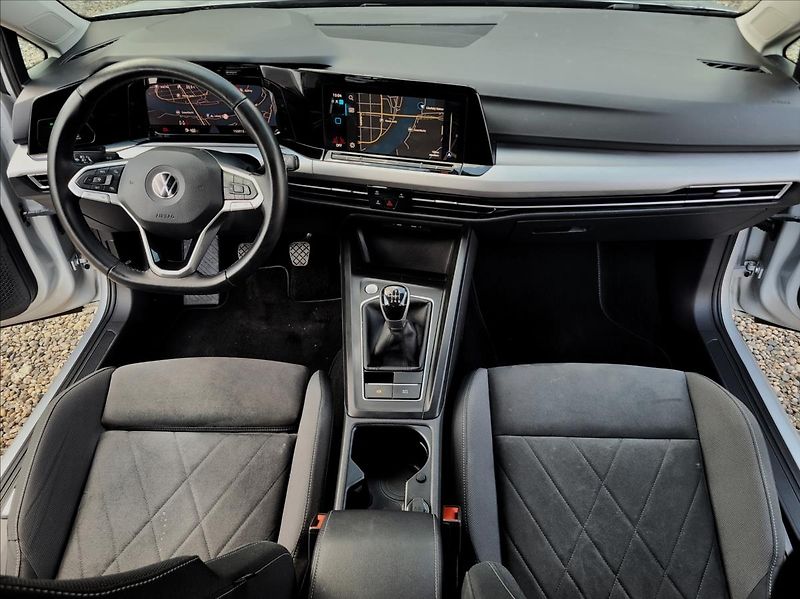 Volkswagen Golf 2,0 TDI,TFT,navi,výhřev,klima - fotka 19 z 50