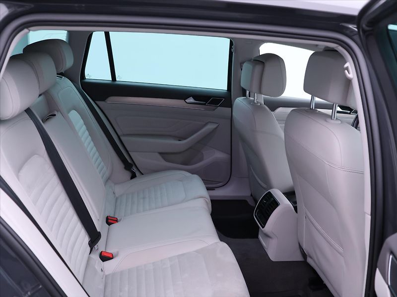 Volkswagen Passat 2,0 TDI CZ Elegance Kůže DPH - fotka 13 z 31