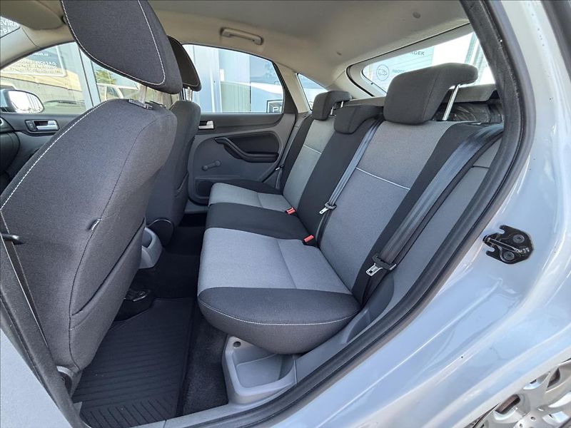 Ford Focus 1,6 Duratec Ti-VCT 74kW Trend - fotka 11 z 20