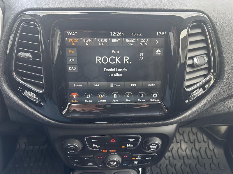 Jeep Compass (2017) 2.0 M-JET, 103kW, ČR, 1majitel - fotka 7 z 8